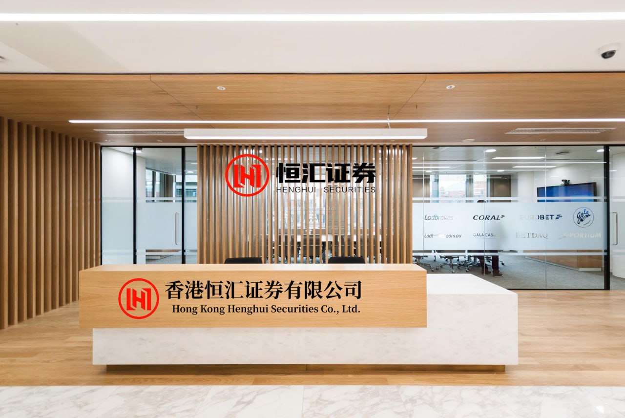 人人配 国防部“点名”沈腾，释放3个强烈信号，张艺谋的话果然没说错